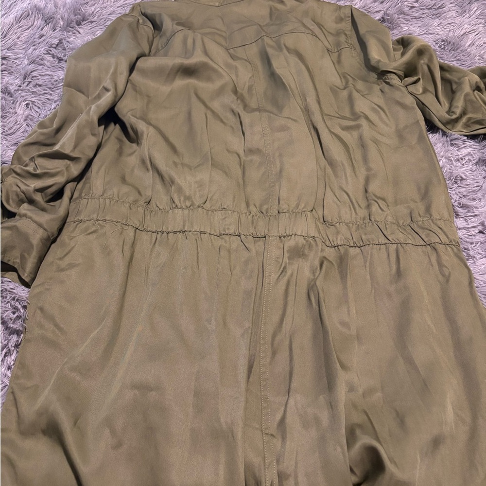 Green Trench Coat with Oversized Fit and Mid-Length Design